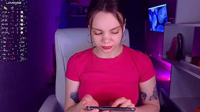 CreamySpot online show from December 11, 2024, 2:44 pm