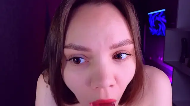 CreamySpot online show from December 18, 2024, 3:22 pm