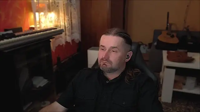 Mosiadz1975 online show from February 8, 2025, 1:32 am