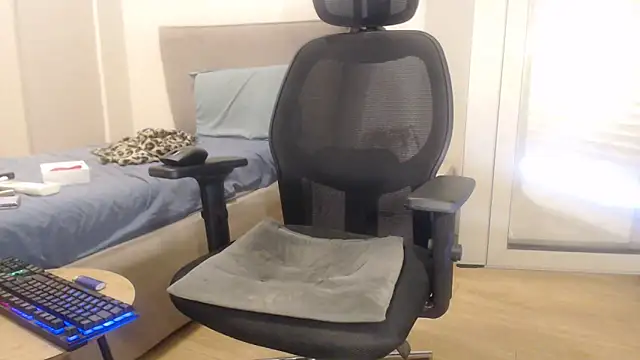 damarossa87 online show from February 11, 2025, 9:42 am