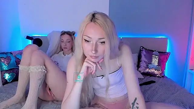 AlexRoseLiRed online show from February 17, 2026, 1:46 am