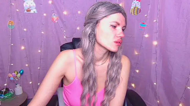 MilaLoona online show from April 9, 2026, 6:13 am