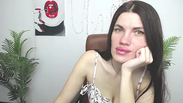MilaLoona online show from May 8, 2026, 6:08 am
