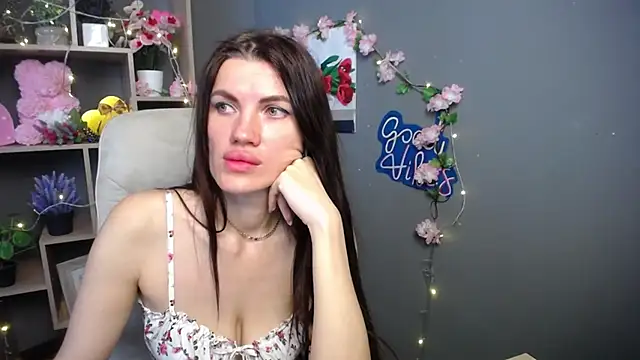 MilaLoona online show from May 24, 2026, 6:18 am