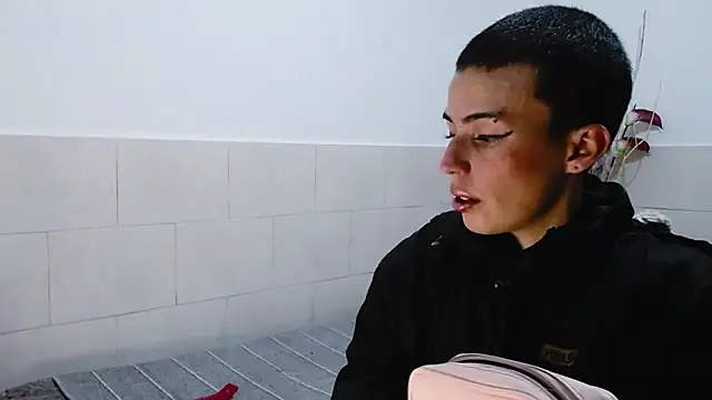 Cocain Atenea online show from December 17, 2025, 9:10 pm