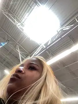 BigFineSelena online show from January 31, 2025, 5:32 pm