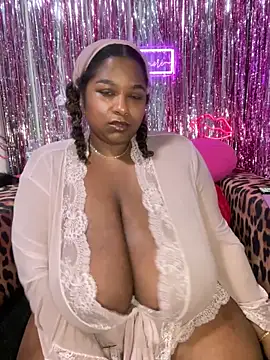 BigFineSelena online show from February 11, 2026, 10:31 am