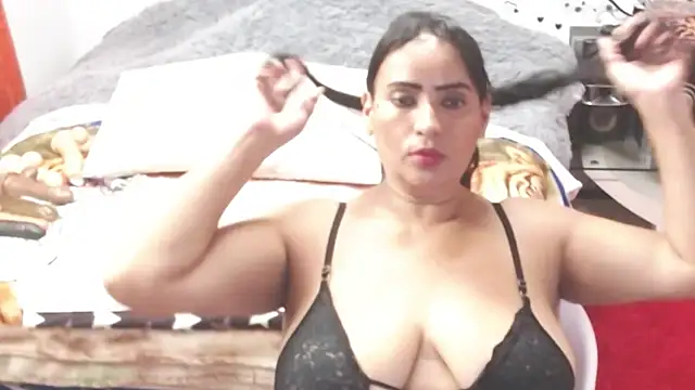 Snapshot of anie_milf1 chatting on February 27, 2025, 3:47 am anie milf1 online show from February 27, 2025, 3:47 am