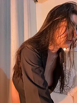 loolla 23 online show from October 2, 2025, 12:39 am