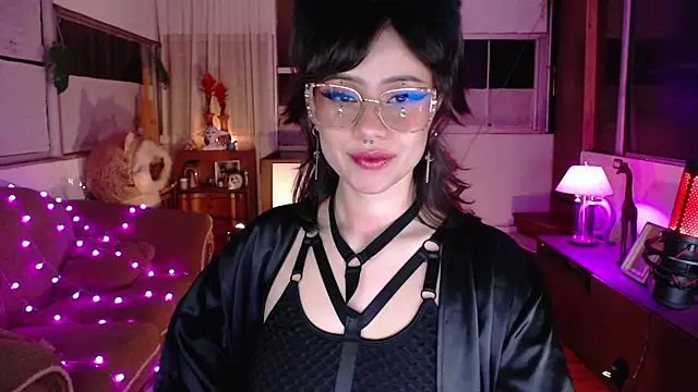 Snapshot of Aquamarinebubble chatting on October 15, 2025, 3:06 am Aquamarinebubble online show from October 15, 2025, 3:06 am