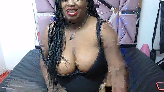 Snapshot of morenahott1 chatting on December 3, 2024, 12:06 pm morenahott1 online show from December 3, 2024, 12:06 pm