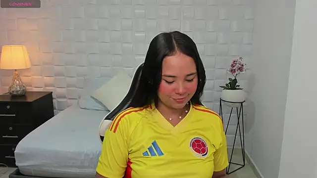 Snapshot of isabella_florez chatting on December 13, 2024, 12:06 pm isabella florez online show from December 13, 2024, 12:06 pm