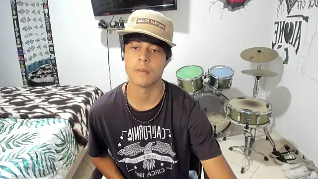 Snapshot of Zack_falcon chatting on July 27, 2026, 8:49 pm Zack falcon online show from July 27, 2026, 8:49 pm