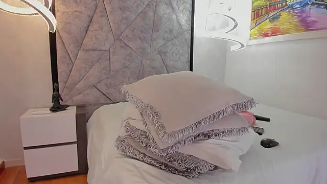 AmandaNordby  online show from January 31, 2025, 8:43 pm