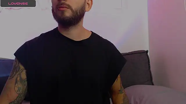 Snapshot of marco_allison01 chatting on December 18, 2024, 2:49 pm marco allison01 online show from December 18, 2024, 2:49 pm