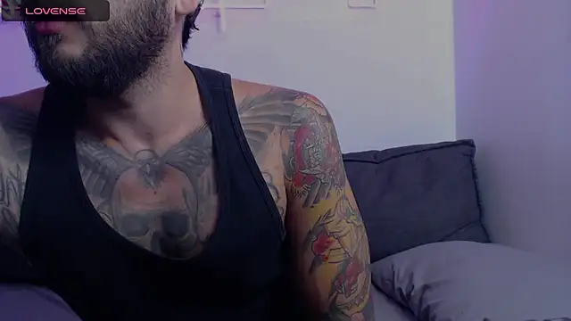 Snapshot of marco_allison01 chatting on January 21, 2025, 3:32 pm marco allison01 online show from January 21, 2025, 3:32 pm