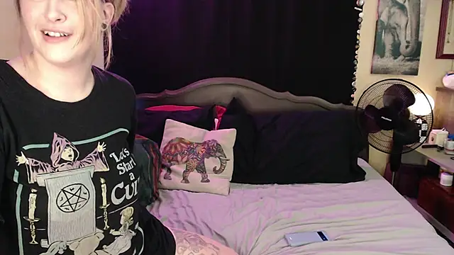 Snapshot of Mallorykoxx69 chatting on January 6, 2025, 6:10 pm Mallorykoxx69 online show from January 6, 2025, 6:10 pm