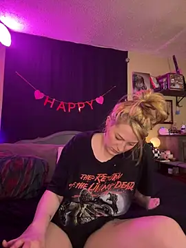 Snapshot of Mallorykoxx69 chatting on February 20, 2025, 7:34 am Mallorykoxx69 online show from February 20, 2025, 7:34 am