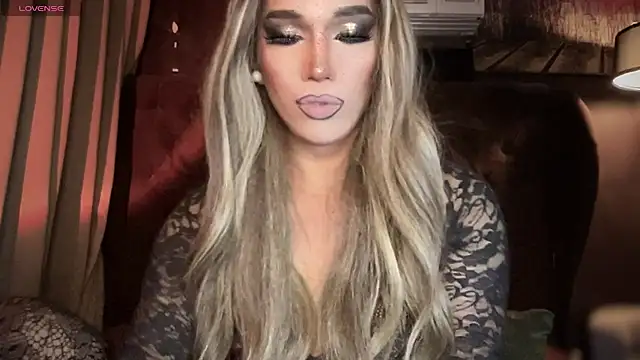 Snapshot of Lo_la_69 chatting on September 16, 2025, 4:57 am Lo la 69 online show from September 16, 2025, 4:57 am