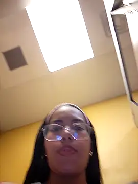 Snapshot of SheenaBrooke chatting on October 6, 2025, 9:01 pm SheenaBrooke online show from October 6, 2025, 9:01 pm