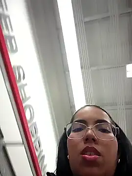 Snapshot of SheenaBrooke chatting on October 30, 2025, 7:25 pm SheenaBrooke online show from October 30, 2025, 7:25 pm