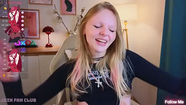 Snapshot of evangel1ne chatting on October 8, 2025, 8:17 pm evangel1ne online show from October 8, 2025, 8:17 pm