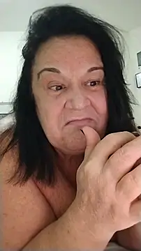 Yaya Mineira online show from June 14, 2026, 2:24 am