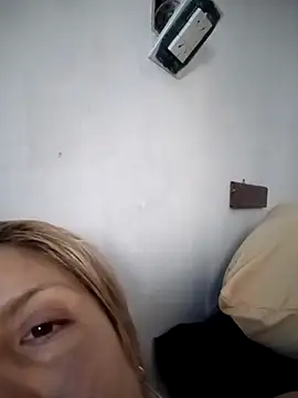 Snapshot of La_pauli_latina chatting on June 8, 2026, 2:01 am La pauli latina online show from June 8, 2026, 2:01 am