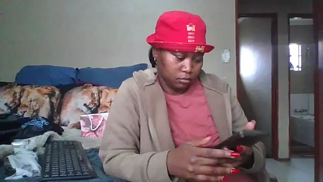 Snapshot of EbonySeductressx chatting on October 29, 2025, 1:24 pm EbonySeductressx online show from October 29, 2025, 1:24 pm