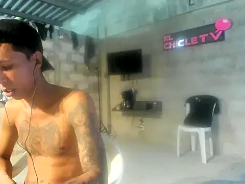 EL-CHICLE-TV online show from January 8, 2025, 8:39 pm