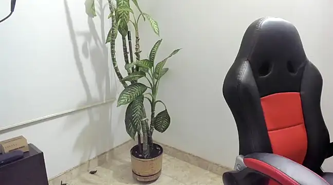 madelaine blosson online show from March 1, 2025, 2:04 am