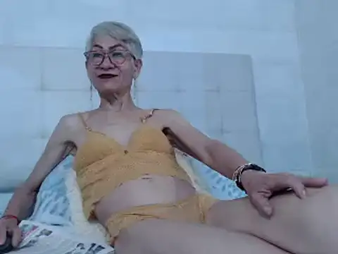 Snapshot of Miss_Monserrate chatting on January 10, 2025, 2:02 pm Miss Monserrate online show from January 10, 2025, 2:02 pm