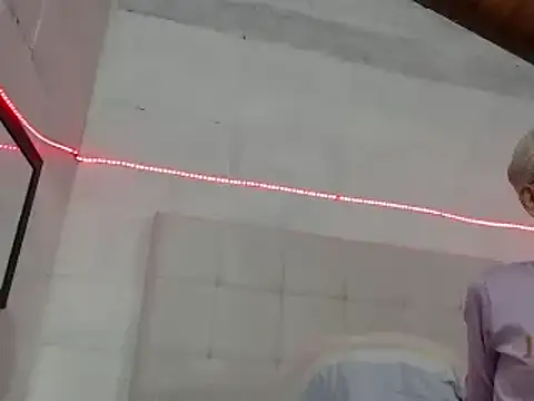 Snapshot of Miss_Monserrate chatting on March 12, 2025, 10:17 pm Miss Monserrate online show from March 12, 2025, 10:17 pm
