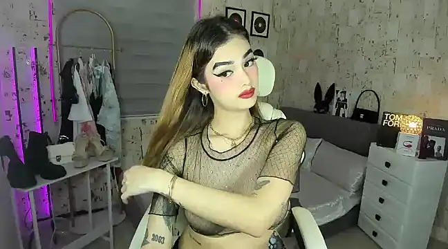 AlexandraMooree online show from February 21, 2025, 4:48 pm