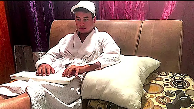 Snapshot of camilovaron chatting on February 6, 2025, 12:33 am camilovaron online show from February 6, 2025, 12:33 am