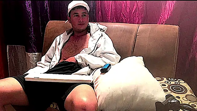 Snapshot of camilovaron chatting on February 7, 2025, 12:53 am camilovaron online show from February 7, 2025, 12:53 am