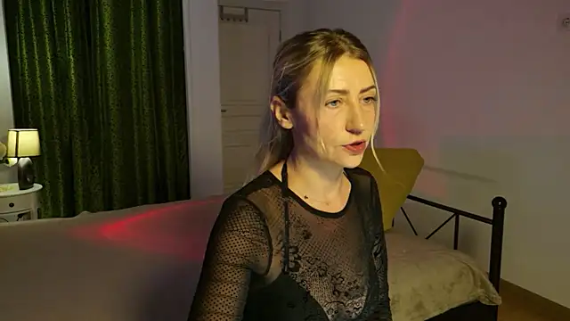 Snapshot of ZoeGrant chatting on May 19, 2026, 5:41 pm ZoeGrant online show from May 19, 2026, 5:41 pm