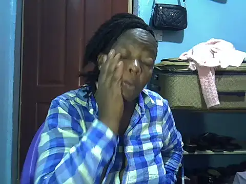 Ebonyceline online show from May 6, 2026, 1:03 am