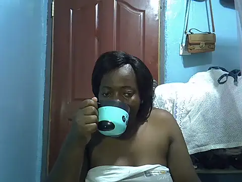 Ebonyceline online show from June 19, 2026, 6:34 pm