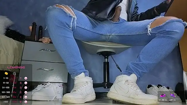 Snapshot of TomLover_12 chatting on February 11, 2026, 12:26 am TomLover 12 online show from February 11, 2026, 12:26 am