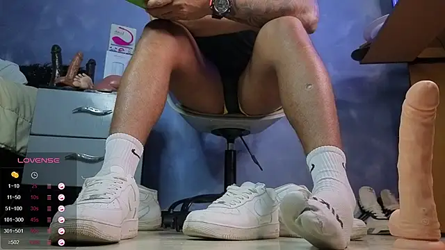 Snapshot of TomLover_12 chatting on February 27, 2026, 5:29 am TomLover 12 online show from February 27, 2026, 5:29 am