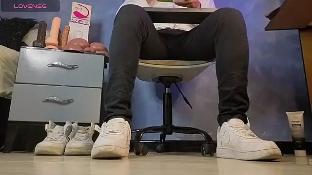 Snapshot of TomLover_12 chatting on March 4, 2026, 1:00 am TomLover 12 online show from March 4, 2026, 1:00 am