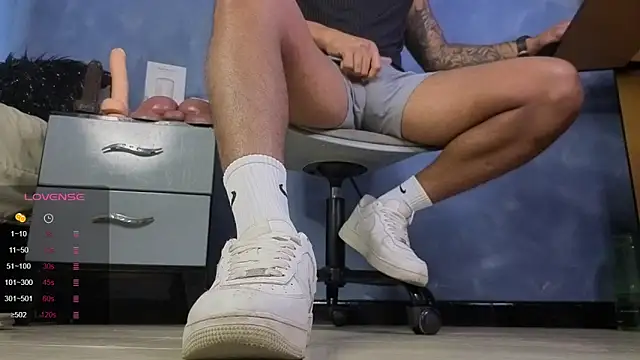 Snapshot of TomLover_12 chatting on March 8, 2026, 8:12 pm TomLover 12 online show from March 8, 2026, 8:12 pm