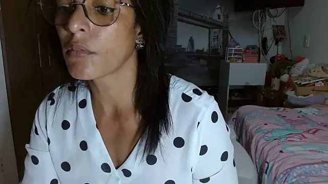 kateleyagrey online show from December 4, 2024, 11:02 pm