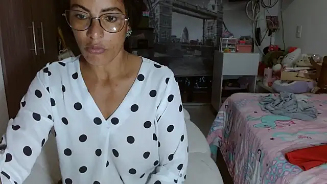 kateleyagrey online show from December 5, 2024, 2:09 am
