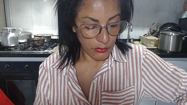 kateleyagrey online show from November 7, 2025, 7:47 pm