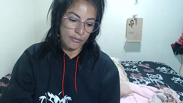 kateleyagrey online show from May 3, 2026, 10:32 am