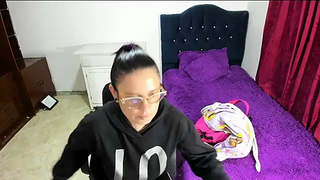 Violeta hornny online show from March 3, 2025, 8:32 pm
