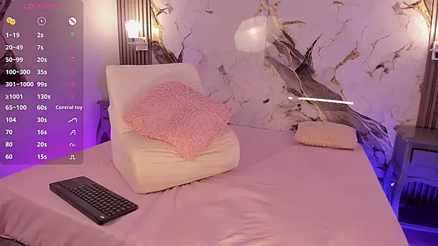 Snapshot of TianaaJackson chatting on October 2, 2025, 7:43 pm TianaaJackson online show from October 2, 2025, 7:43 pm