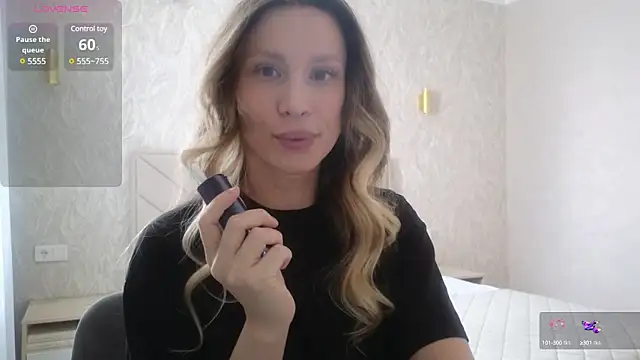 Snapshot of Alice_Wonders chatting on March 10, 2025, 7:53 am Alice Wonders online show from March 10, 2025, 7:53 am